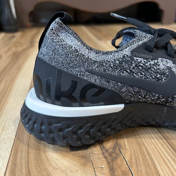 Nike Epic Flyknit React Women’s Running Shoes, Cookies and Cream, Size 10. - Picture 3 of 6